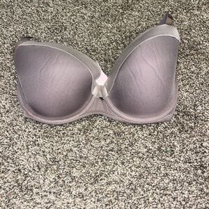 Victoria’s Secret Push Up Bra 34DD Read